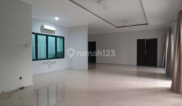 Lebak Bulus Dengan Private Pool Hanya 5 Menit Ke Citoz 2