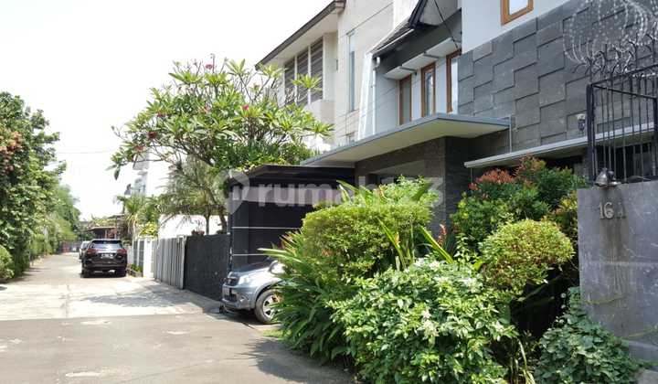 Lebak Bulus Private Pool 10 Menit ke MRT Fatmawati