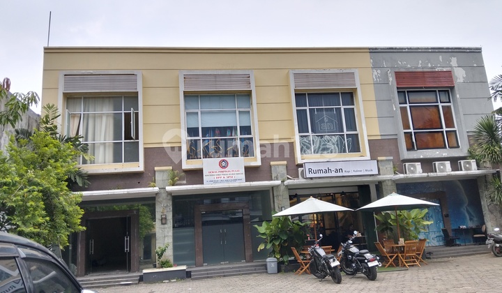 Lebak Bulus Parkir Luas 5 Menit ke MRT Fatmawati