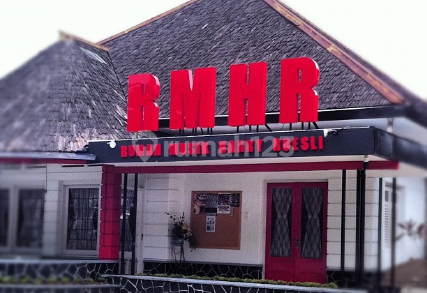 Supratman Bandung Suitable for Cafe and Business Place