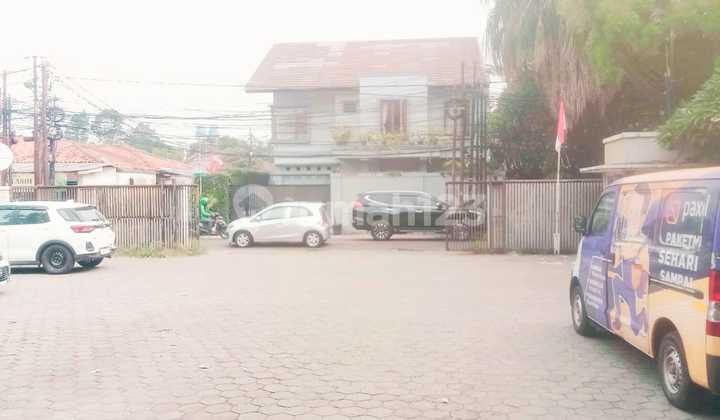 Lebak Bulus 5 Minutes to MRT Spacious Parking 2