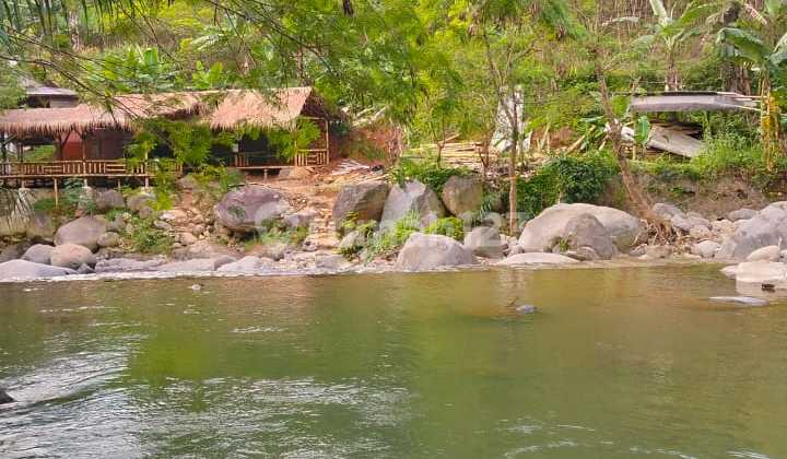 Sentul Lahan Wisata Ada Sungai Di Tengah