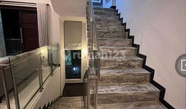 For Rent 2-Story Semi Villa House In Pemogan