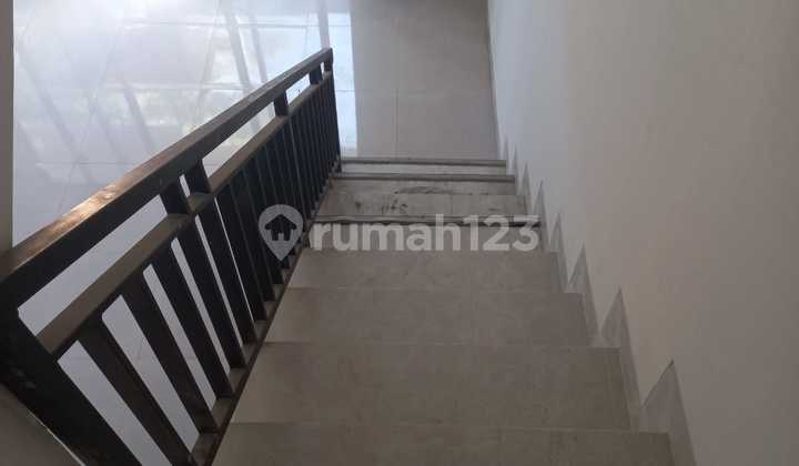 Disewakan rumah 2 Lantai di jl. Hassanudin denpasar 8