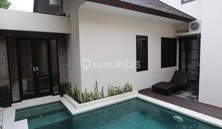 Di jual villa 2 lanta di taman Griya Jimbaran  1