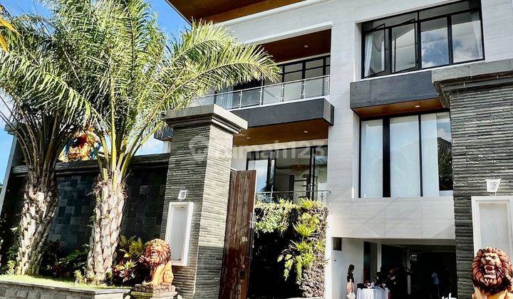 Di jual rumah/villa mewah di renon denpasar 1