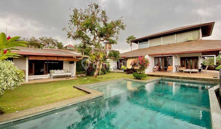 Beautiful  spacious Villa for lease in berawa Canggu 1