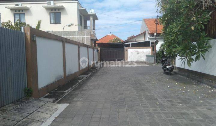 Disewakan rumah 2 lantai dgn furnished di jimbaran 2