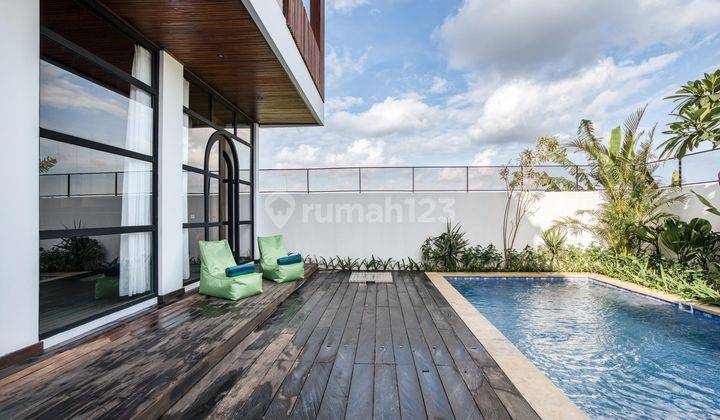 2 bedrooms Villa with rice field view for sale in canggu 1