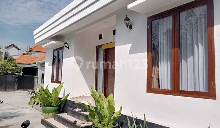 Beautiful House with a Large Yard for Rent in Kesiman