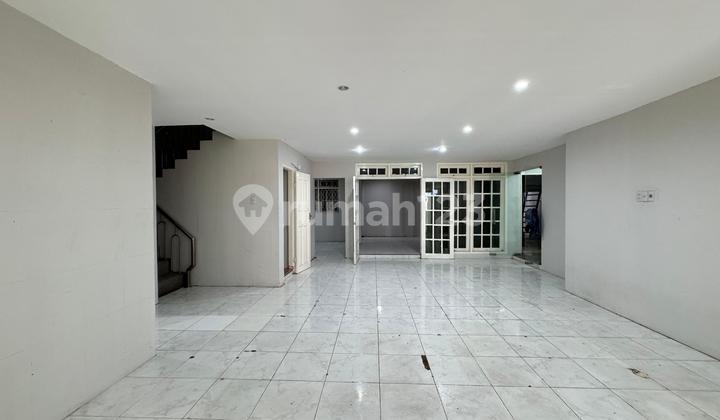 Di Jual Rumah 2 Lantai Kebayoran Baru, Strategis, Cocok untuk Hunian, Kantor, Restaurant Dll