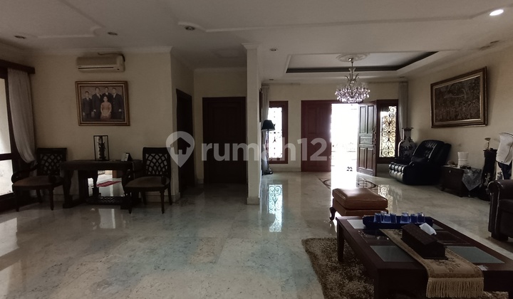 Di Sewa Rumah 2 Lantai Di Tomang, Ukuran Besar Cocok Untuk Hunian Atau Kantor Di Sewa Rumah 2 Lantai Di Tomang, Ukuran Besar Cocok Untuk Hunian Atau Kantor