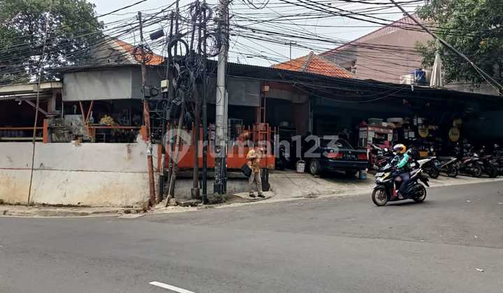 Di Jual Cepat Rumah Hitung Tanah Tebet, Lokasi Strategis untuk usaha kuliner dan Kos"an. 1