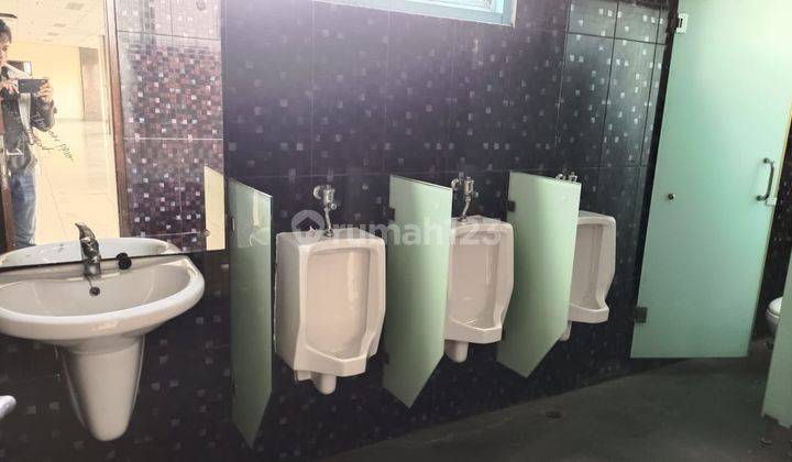 Disewakan Gedung Brand New Jakarta Selatan, Strategis dan Siap Huni. 8