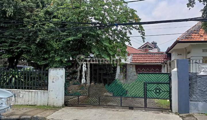 Di Jual Rumah di Menteng, Lokasi Strategis Jalan Lebar 1