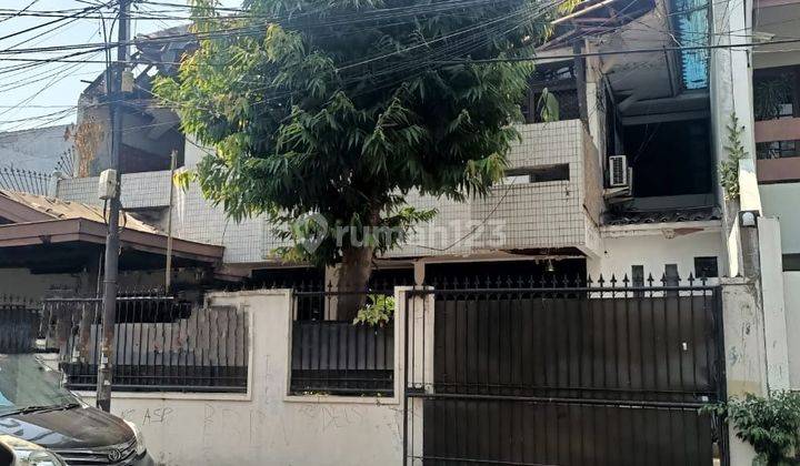 Di Jual Rumah 2 Lantai Tomang, Siap Huni Jalan Lebar 1