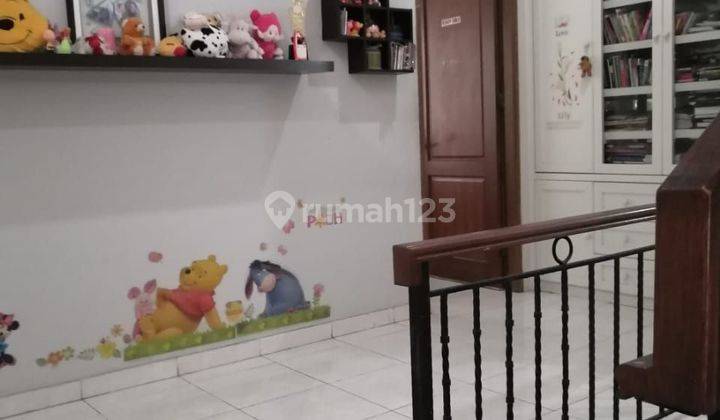 Di Jual Cepat Rumah 2,5 Lantai di Tomang, Siap Huni  2