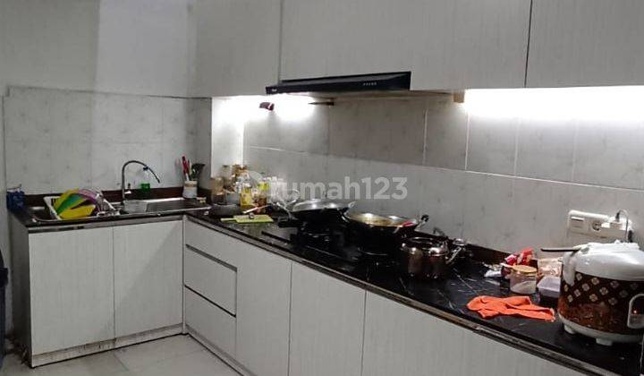 Di Jual Cepat Rumah 3 Lantai di Tomang, Semi Furnish Siap Huni 2