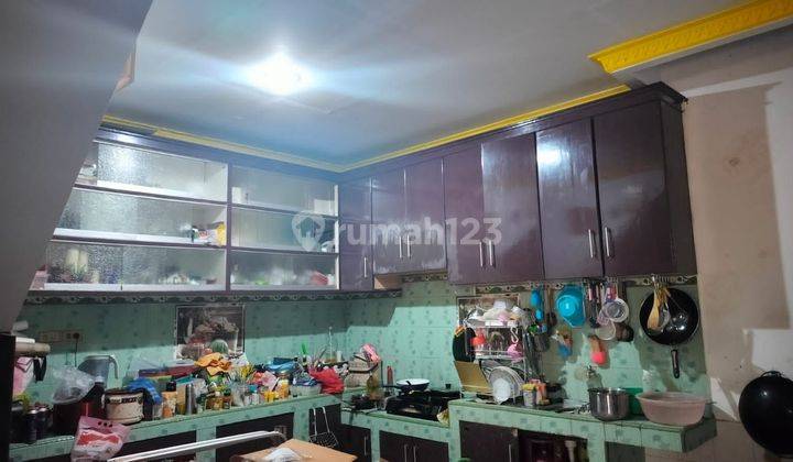 Di Jual Rumah Sunter 2 lantai, 4 kamar tidur dalam komplek 2