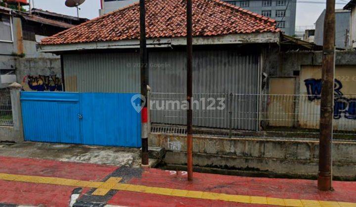 Di Jual Rumah Tua Hitung Tanah di Kemayoran, Pinggir Jalan cocok untuk buka usaha 1