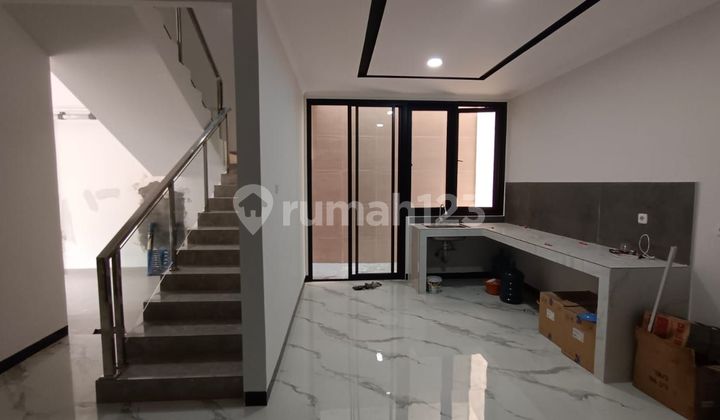 Di Jual Rumah 3 Lantai Sunter, Dalam Komplek Elit Siap Huni