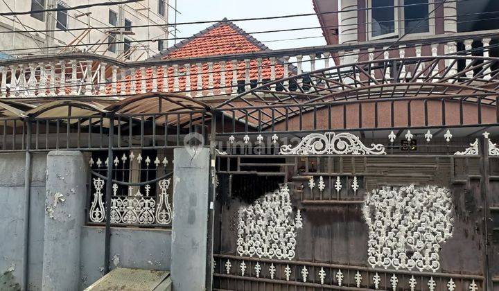 Di Jual Rumah di Gajah Mada Dekat LRT cocok untuk usaha Kost 1