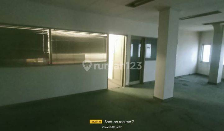 Di Jual Ruko 4 Lantai di Pusat Perkotaan, Cocok untuk Kantor dll 1