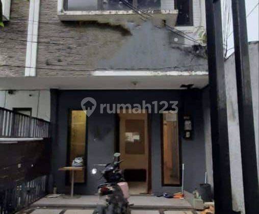 Di Jual Rumah 2,5 Lantai di Bendungan Hilir, Minimalis Surat lengkap 1