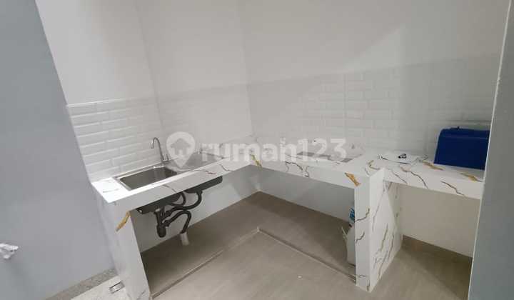 Di Jual Rumah Baru 3 Lantai di Tomang, Komplek Aman dan Nyaman 2