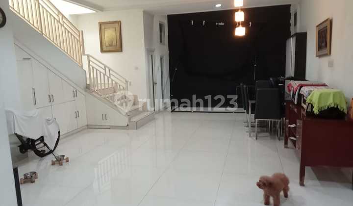 For Sale 2.5-Storey House in Kelapa Gading. Near Mall, Ready to Occupy