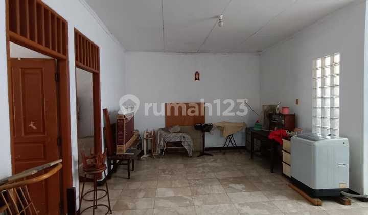 Di Jual Rumah 2 Lantai Di Tomang, Dalam Komplek Bebas Banjir