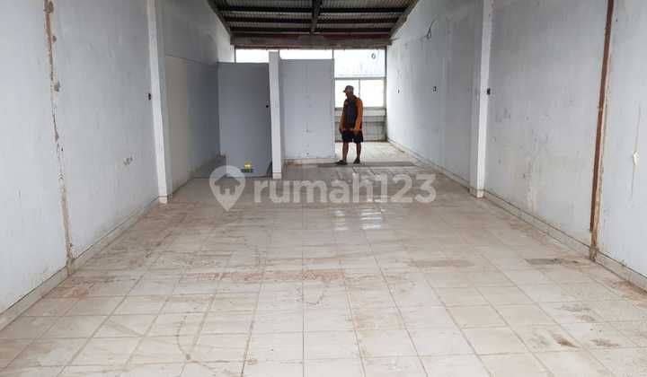 Ruko Di Jual Di Jakarta Pusat, Parkir Luas Strategis 1