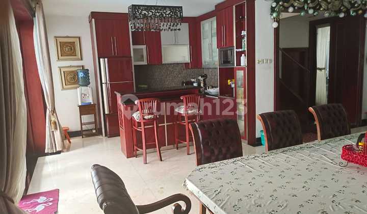 For Sale House in Menteng, Classic Ambiance with Swimming Pool 2