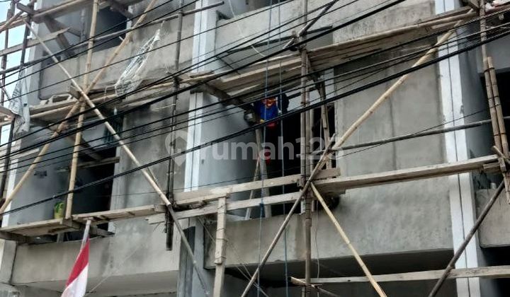 Di Jual Rumah Baru 3 Lantai Duri Kepa Jakarta Barat. Modern Minimalis 1