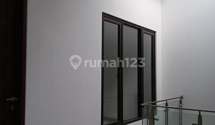 Di Jual Rumah 2,5 Lantai Di Puri Indah, Minimalis Harga Terjangkau Di Jual Rumah 2,5 Lantai Di Puri Indah, Minimalis Harga Terjangkau