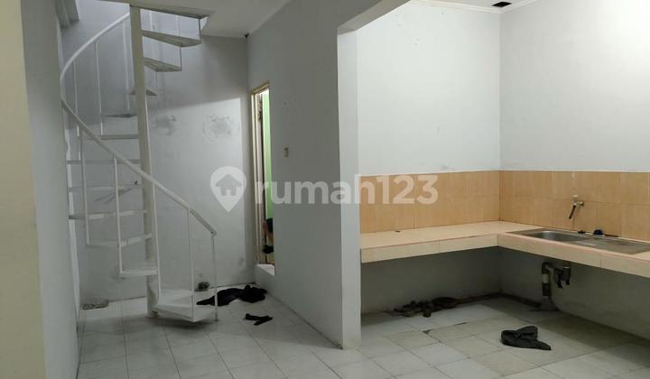 Di Jual Rumah 1,5 Lantai Di Tomang, 5 Kamar Tidur, Dalam Komplek