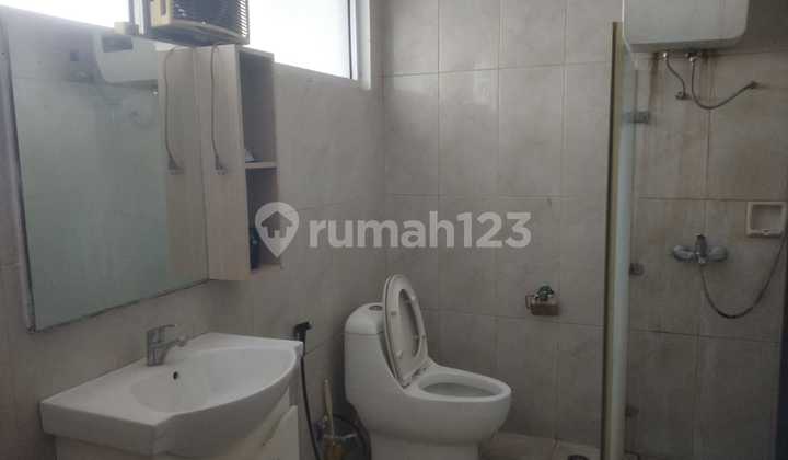 For Rent: 1.5-Story House in Menteng, 6 Bedrooms, Minimalist, Flood-Free 2