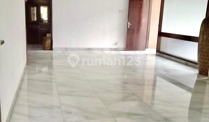 Di Jual Rumah 2 Lantai di Bendungan Hilir, Strategis Cocok untuk Hunian & Kantor