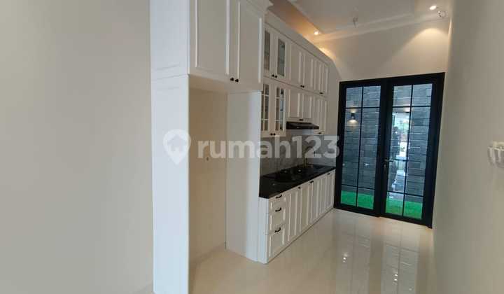 Di Jual Rumah Baru 2 Lantai di Cempaka Putih, American Classic Design Siap Huni 2