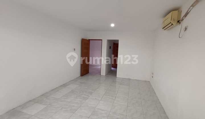 For Rent House in Tomang, Minimalist Ready to Occupy