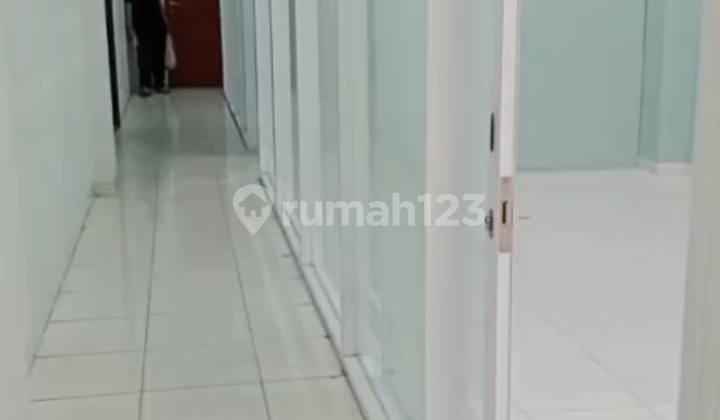 Di Sewa Ruko 4 Lantai di Tomang, Strategis Siap Huni Di Sewa Ruko 4 Lantai di Tomang, Strategis Siap Huni