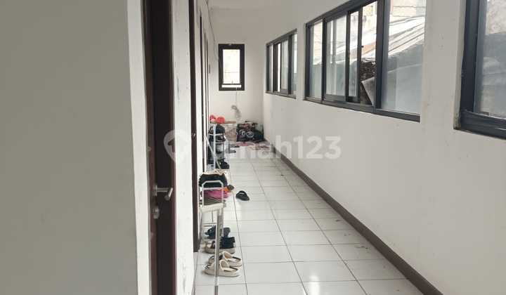 Di Jual Rumah Kost 3 Lantai Di Tomang, Minimalis Pasti Cuan