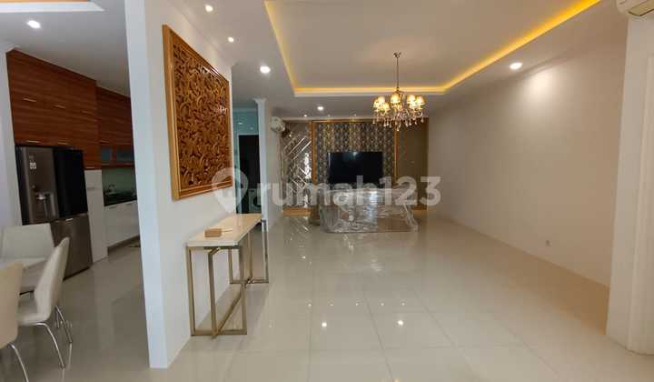 Di Sewakan Rumah di Pondok Hijau Golf, Full Furnish Siap Huni