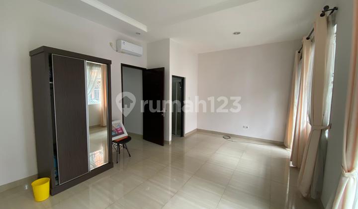 Di Jual Rumah 3 Lantai Di Tanjung Duren, Modern Minimalis, Siap Huni