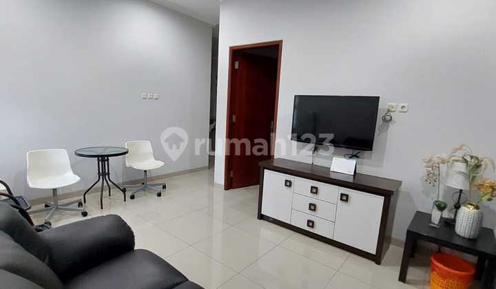Di Jual Rumah 3 Lantai di Sunter, Semi Furnished, 5 Kamar Tidur