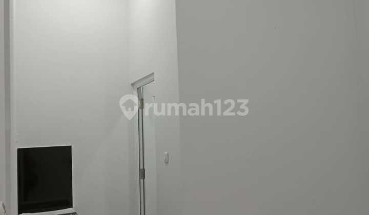 O Dijual Rumah tinggal 2,5 lantai Perumahan Duri Kosambi Baru Jakarta Barat 2