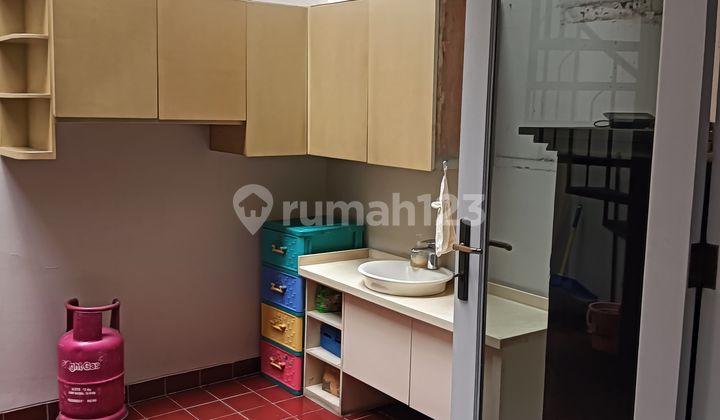Dijual Rumah mewah berikut Ruko di Jalan Taman Kedoya Baru Residence