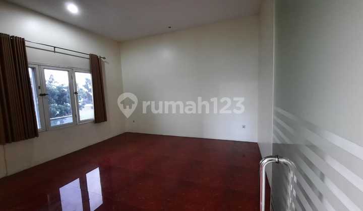 DIJUAL RUMAH MEWAH 3 LANTAI DI PERUMAHAN ALAM SUTERA CLUSTER PALMYRA