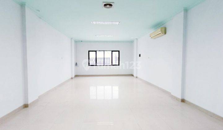 Dijual Bangunan Komersil di Jalan Utama Taman Ratu, Jakarta Barat 2