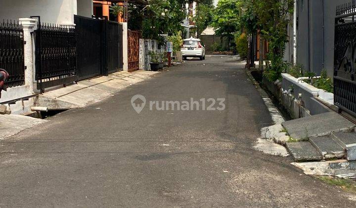 Dijual Rumah Tua di Jl. Cempaka,Kresek 2